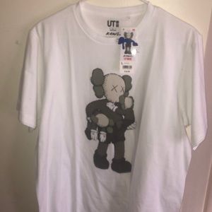 New Kaws Short Sleeve Mens L UT